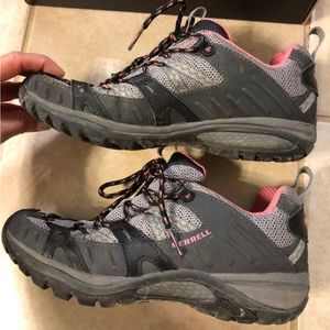 Woken’s Merrell hiking shoes boots sz 7